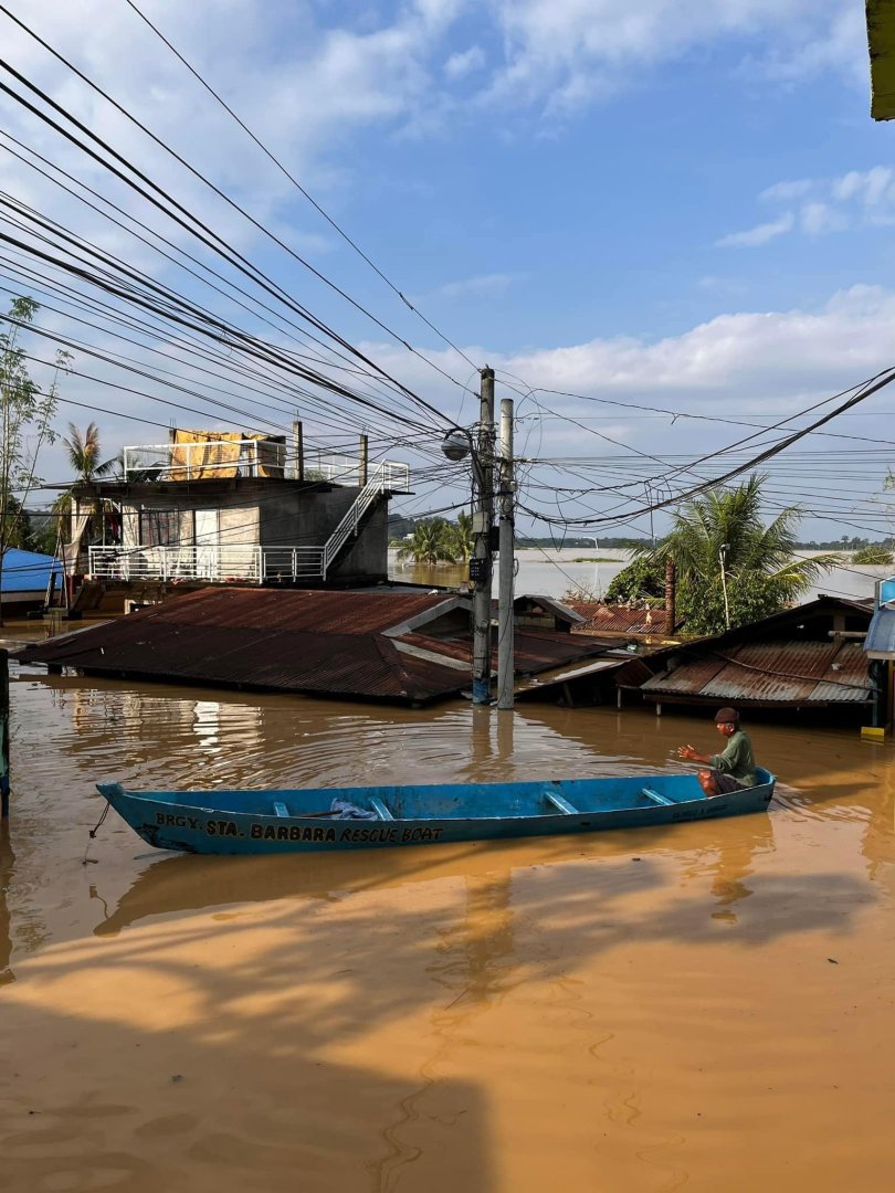 Hagupit ng Mapang-aping Tingin